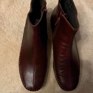 SAS Womens Jade brown Ankle Boots Size 8.5 Narrow